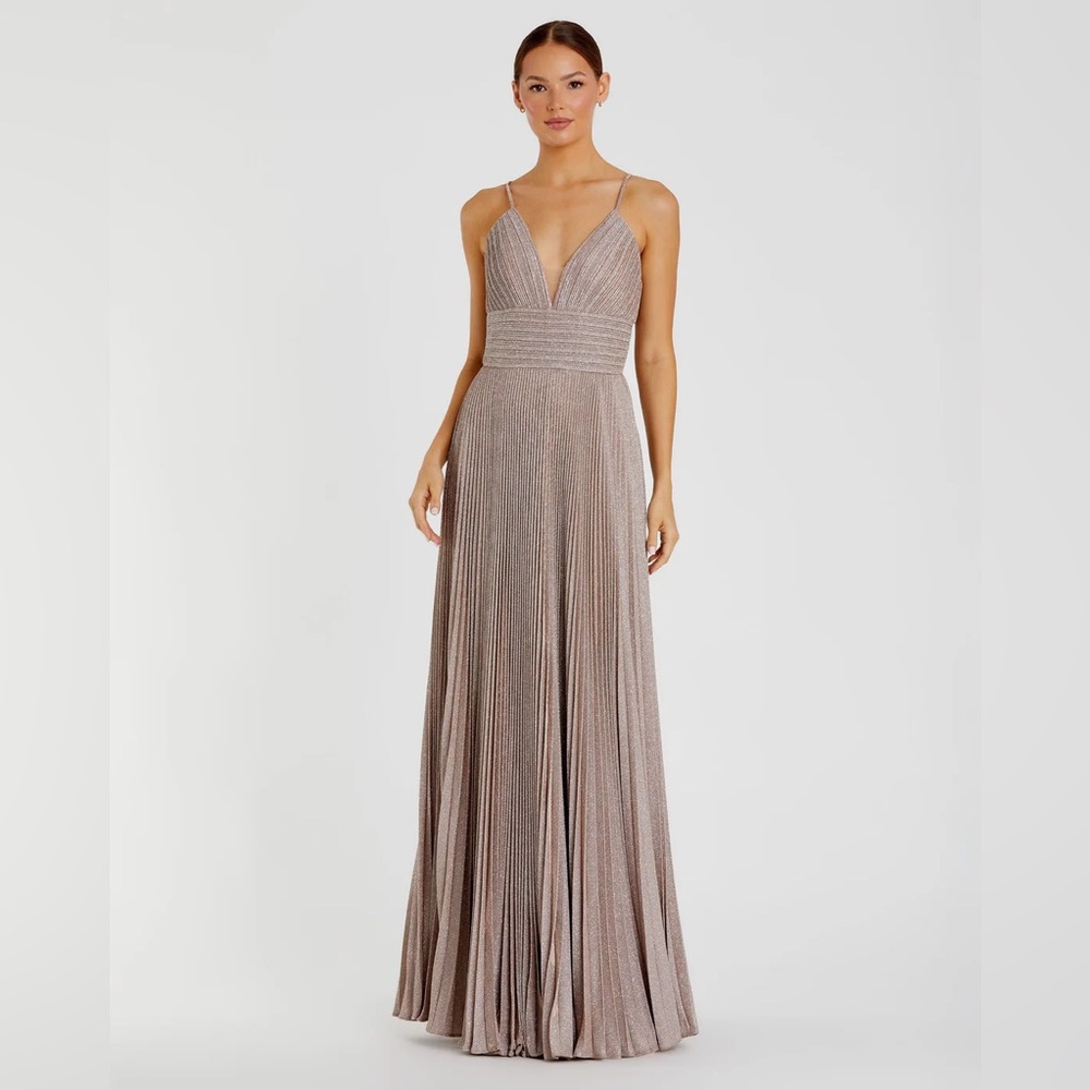 NWT MAC DUGGAL Shimmer Pleated V-neck Gown in Rose Gold